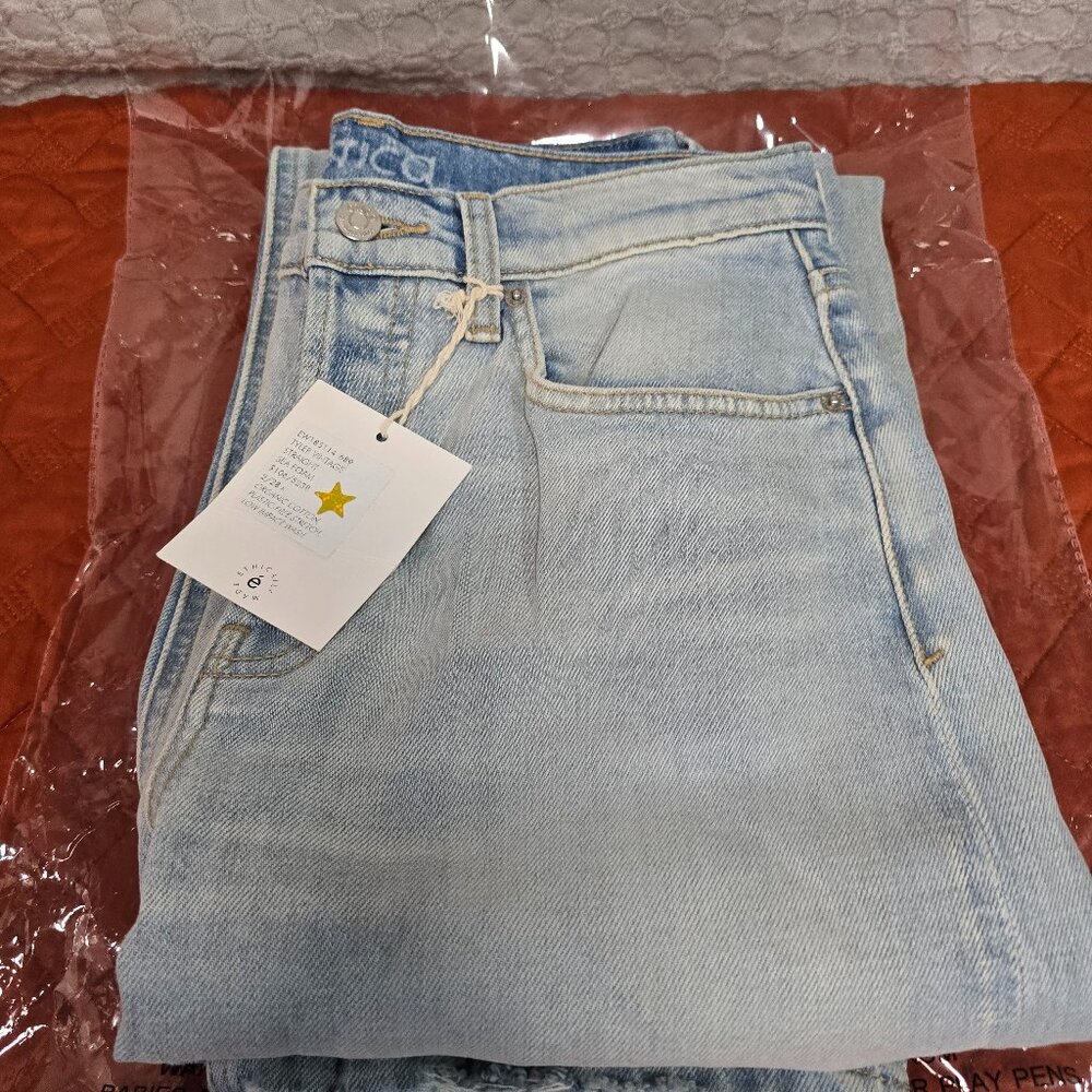 TAYLOR STRAIGHT LEG JEAN in Seafoam